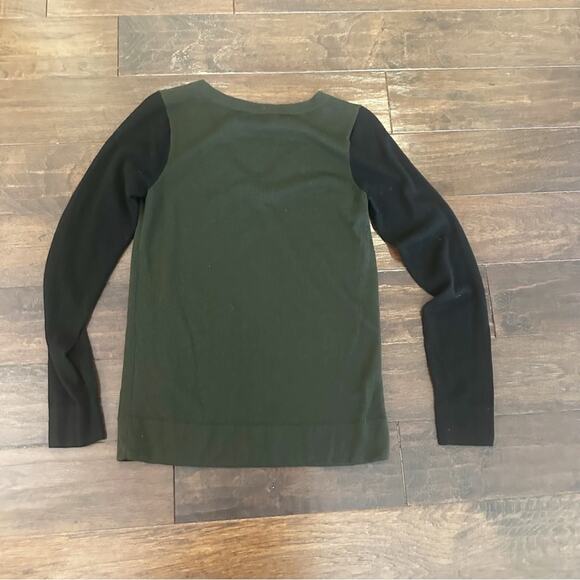 Club Monaco Agnes Sweater V Neck 100% Extra Fine Merino Wool MEDIUM Green Black - Picture 5 of 11